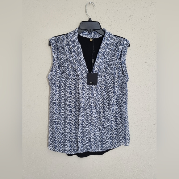 Women's Blue and White Sweater - Picture 8 of 8